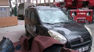 siddetli ruzgar -  Arnavutköy’de fırtınada çatı uçtu, hastane tabelası devrildi Videosu