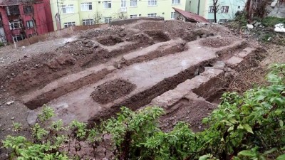 temel kazisi - İnşaat kazısında tarihi yapıya ait kalıntılar bulundu - KOCAELİ Videosu
