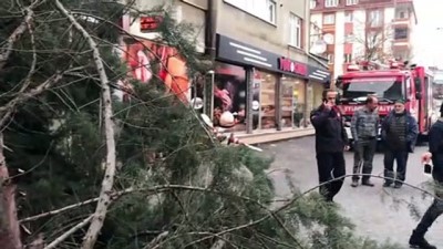 siddetli ruzgar - İstanbul'da fırtına Videosu