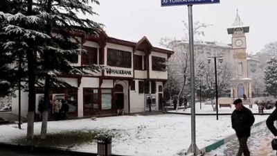 yakin takip - Kütahya'da kar yağışı ulaşımda aksamalara yol açıyor - KÜTAHYA Videosu