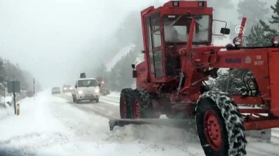 yilbasi tatili - Manisa'nın yüksek kesimlerinde kar yağışı etkili oldu Videosu