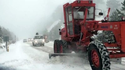 Manisa'nın yüksek kesimlerinde kar yağışı etkili oldu