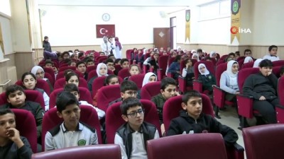 spor ayakkabi -  Mehmet Tahmazoğlu, öğrencilerle kariyer gününde buluştu Videosu