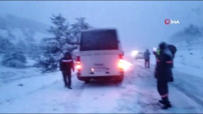 mermer ocagi -  Mersin'in yüksek kesimlerinde kar ve tip ulaşımı engelliyor  Videosu