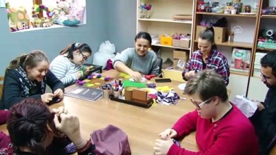 aile ekonomisi - 'Özel' çocukların eğitim gördüğü okulda veliler meslek kurslarına katılıyor - SAKARYA  Videosu