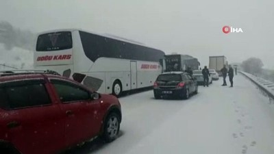 yolcu otobusu -  Yoğun kar Bursa Ankara karayolunu trafiğe kapattı  Videosu