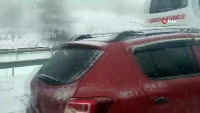 yolcu otobusu -  - Yoğun kar ve TIR kazaları Bursa Ankara karayolunu trafiğe kapattı
- Mezitler Mevkisi'nde çarpışan 3 TIR kaldırıldı, karayolu trafiğe açıldı.  Videosu