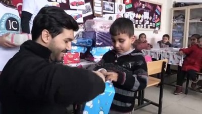 yardim kampanyasi - Yurdun batısından gelip doğusundaki çocukları oyuncaklarla sevindirdiler - AĞRI  Videosu
