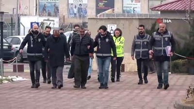 hirsizlik sebekesi -  6 ilde aranan hırsızlık şebekesi Sivas’ta yakayı ele verdi  Videosu