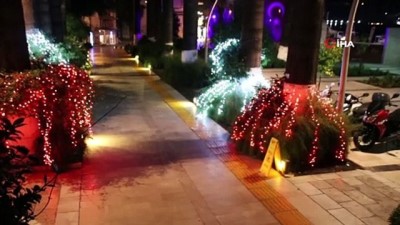 yilbasi kutlamasi -  Bodrum sokakları yeni yıl için rengarenk oldu  Videosu