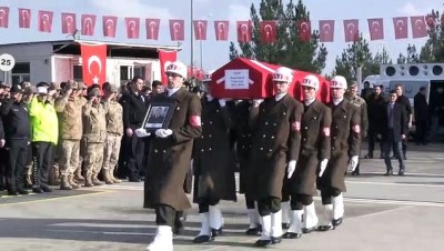 sehit cenazesi - Şehit Uzman Çavuş Rahmi Kaya'nın cenazesi memleketi Erzurum'a uğurlandı - ŞANLIURFA  Videosu