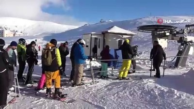  Yeni yıla sayılı saatler kala Uludağ’da oteller ve kayak pistleri doldu taştı