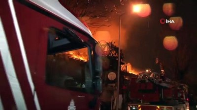  Zeytinburnu’nda dokuma fabrikasında yangın çıktı 