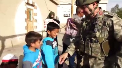 cakal -  - Tel Abyadlı Ziheyye, Mehmetçik’i evinde ağırladı Videosu