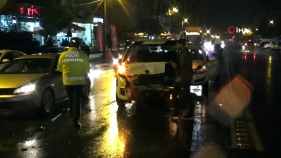  Diyarbakır’da sağanak yağmur zincirleme kazaya neden oldu: 1’i ağır 5 yaralı