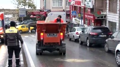 atina -  Fatih’te yola dökülen mazot nedeniyle sürücüler zor anlar yaşadı  Videosu
