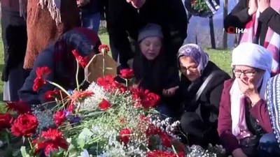  Öldürülen Ceren Özdemir'in ailesi doğum gününde mezarını ziyaret etti 