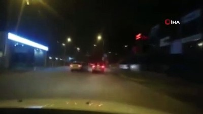 cephanelik -  Polisin cephanelik gibi otomobili yakaladığı anlar kamerada  Videosu