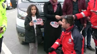amed -  UMKE’den sürücülere ‘Yaşama Yol Ver’ hediyesi  Videosu
