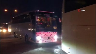  500 kişilik Suriyeli grup Akçakale Gümrük Kapısı'ndan ülkesine geri döndü
