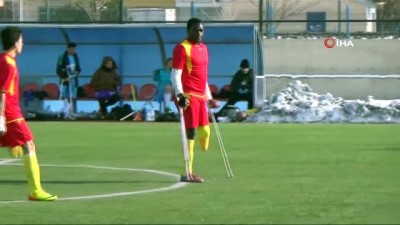 dogus -  Futbol aşkı için geldiği Kayseri’de ilahi aşkı buldu  Videosu