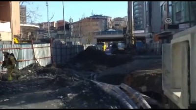 onarim calismasi - Kadıköy'de iş makinesi doğal gaz borusunu deldi - İSTANBUL  Videosu