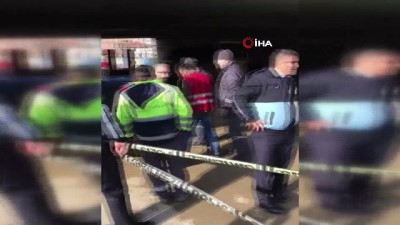 dogalgaz borusu -  Kadıköy Hasanpaşa'da kazı esnasında doğalgaz borusu patladı. Olay yerine çok sayıda itfaiye ekibi sevk edildi.  Videosu
