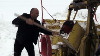 ulfet - Kardan kapanan 11 bin kilometre yolu açtılar - BİTLİS Videosu