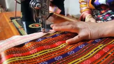 yoresel kiyafet - 'Üçpeş' zamana direniyor - SİVAS  Videosu