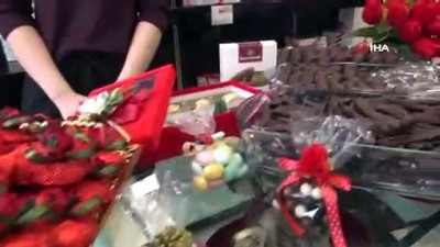 konsept -  14 Şubat öncesi çikolatalar vitrinlerdeki yerini aldı Videosu