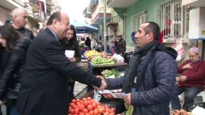 pazar esnafi -  Başkan Özakcan pazar tezgahının başına geçti  Videosu