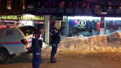hafta sonu tatili -  - Uludağ'da kavga 1 ölü 2 yaralı
- Özel güvenliklerle kayak hocaları birbirine girdi olaya jandarma ve özel harekat polisi müdahale ediyor  Videosu