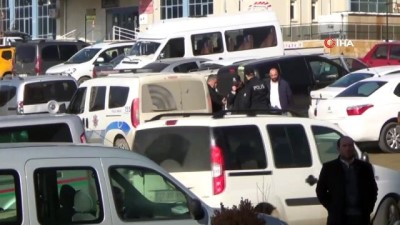 mermi -  Birçok suçtan aranan şahıslar otomobil içinde sahte kimlikle yakalandı Videosu