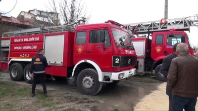  Ahşap ev cayır cayır yandı