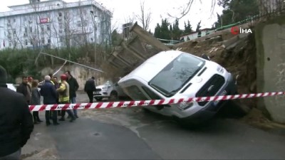 istinat duvari -  Beykoz istinat duvarı çöktü araçlar altında kaldı  Videosu