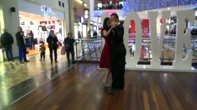 dans gosterisi -  Forum Çamlık’ta sevgililer gününe özel tango gösterisi Videosu