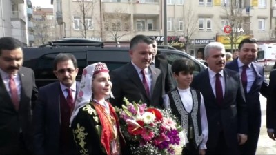 ak parti -  Tarım Bakanı Pakdemirli: '2 dakikalık kuyruklara laf edenler her şeyi kuyrukla satıyor'  Videosu