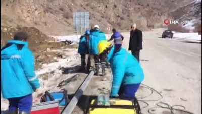  Dondurucu soğukta çalışan işçilere müdürden çay servisi 