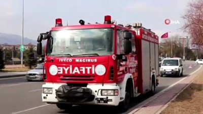  Faciayı refüjdeki ağaçlar önledi 
