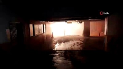  Şişli Belediyesi'nin bodrum katında trafoların olduğu bölümde yangın meydana geldi. Olay yerine itfaiye ekipleri sevk edildi. İtfaiyenin müdahalesi sürüyor. 