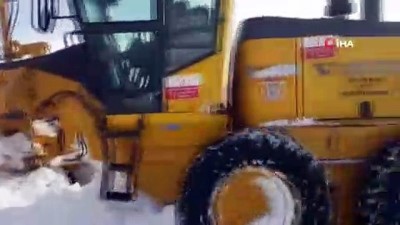  Sivas'ta kar kalınlığı 2 metreyi buldu 