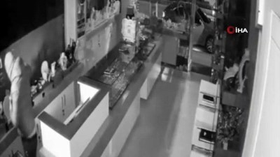 supheli hakim -  İstanbul ve Bilecik’te 32 kilo altın çalan hırsızlık çetesi çökertildi...Hırsızlık anları kamerada  Videosu