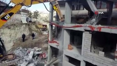 kacak yapi -  Kapadokya’da otel yıkımları yeniden başladı  Videosu