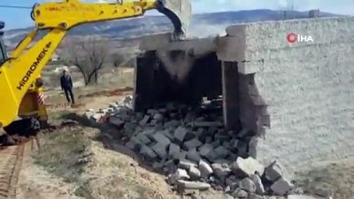 kacak yapi -  Ürgüp’te kaçak yapı böyle yıkıldı  Videosu