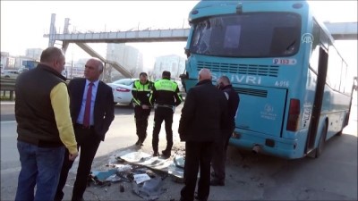 Büyükçekmece'de kamyonla otobüs çarpıştı: 2 yaralı - İSTANBUL