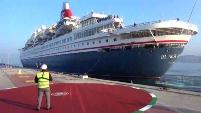 turizm sezonu - Kuşadası'na sezonun ilk kruvaziyer gemisi geldi  Videosu