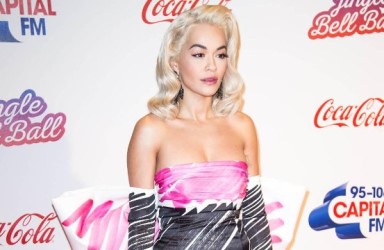 zeytin dali - Rita Ora eşcinsellerden özür diledi Videosu