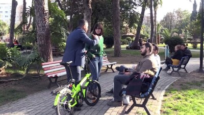 belediye otobusu - Adana'nın bisikletli bağımsız büyükşehir belediye başkan adayı  Videosu