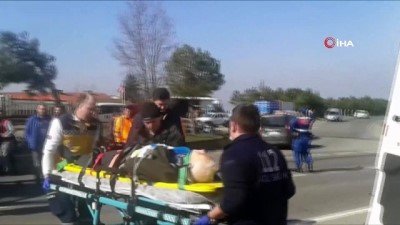 emekli imam -  Otomobiller çarpıştı: 1 ölü, 2 yaralı Videosu