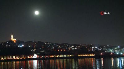  ‘Süper Ay’ İstanbul’da görüldü